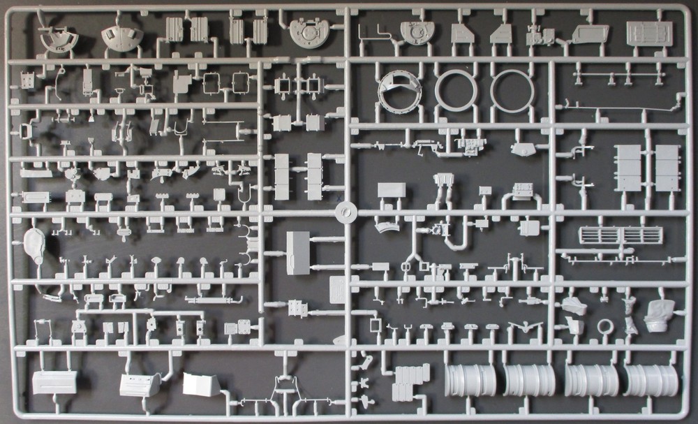Zvezda 1/35th Scale Russian MBT T-90 – Parts Tree F from Kit No. 3573