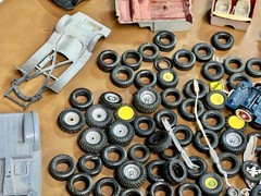 VINTAGE JUNKYARD LOT MODEL CAR TIRES WHEELS RAT ROD CAR PARTS PROJECT REPAIR