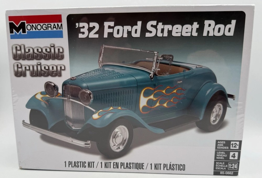 MONOGRAM ’32 FORD STREET ROD 1/24 SCALE MODEL KIT – #85-0882 – NISB – NICE!