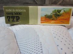 Lodzkie Zaklady czolg lekki 7TP #35002 Polish Tank 1/35 Model Kit – Open Box