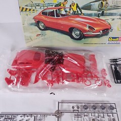 XKE Jag Revell 1:25 Model Kit 0556 Sealed Parts Bag 1998