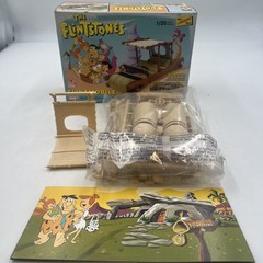 Lindberg Line Snap-it The Flintstones Flintmobile 1:25 Model Kit HL604/12