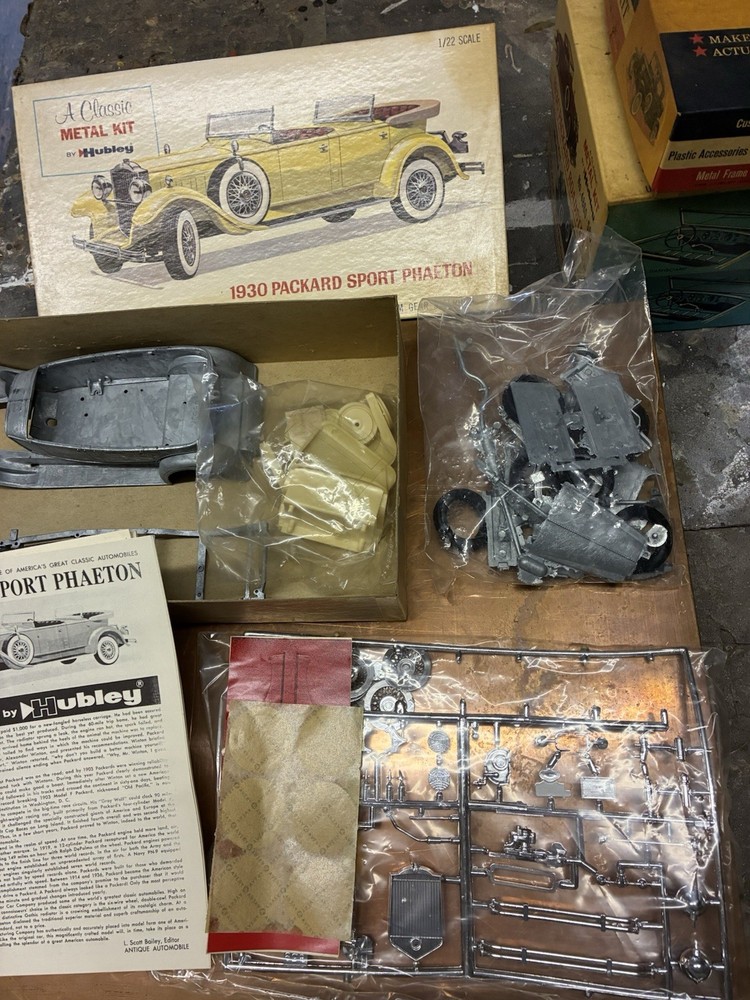 Hubley 1930 Packard Sport Phaeton Metal Car Model Kit 859K-500