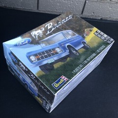 Revell Plastic Model Kit Ford Bronco 85-4320 1:25 Scale Bent Box See Photos