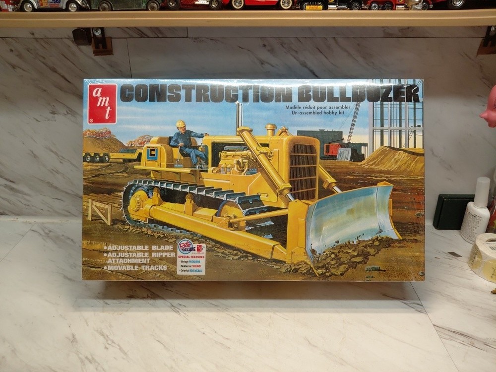 AMT 1:25 Construction Bulldozer Model Kit – AMT1086 New Sealed!