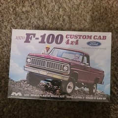 Moebius Models 1970 Ford F-100 1:25 Custom CAB 4×4 Pickup Truck