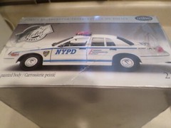 Testors 2000 NYPD Police Interceptor 1/24 Scale Metal Body Model Kit #215 Sealed