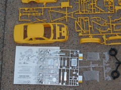 DONOR NASCAR 1989-1992 CHEVROLET LUMINA STOCK CAR KIT – YELLOW – 1/24 Scale