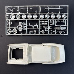 AMT 1964 Studebaker-Avanti Modern Classic T413 1:25 Model Kit Open Box