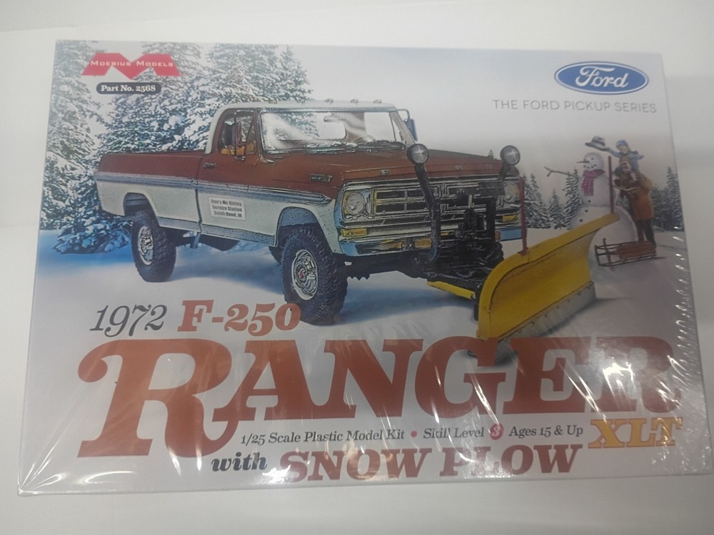 Moebius 1972 F-250 Ranger XLT Pickup Truck with Snow Plow 1:25 model kit