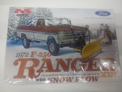 Moebius 1972 F-250 Ranger XLT Pickup Truck with Snow Plow 1:25 model kit