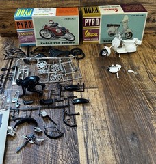 PYRO YAMAHA DAYTONA WINNER MOTORCYCLE & VESPA G.S. SPORT SCOOTER MODEL KITS 1/16
