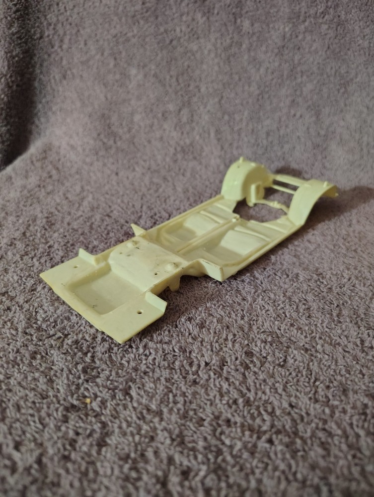 Vintage AMT 1970 Chevelle Ss 454 Chassis Model Car Part 1/25