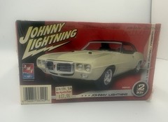1969 Pontiac Firebird Johnny Lightning 1:25 Scale Model Kit AMT / ERTL