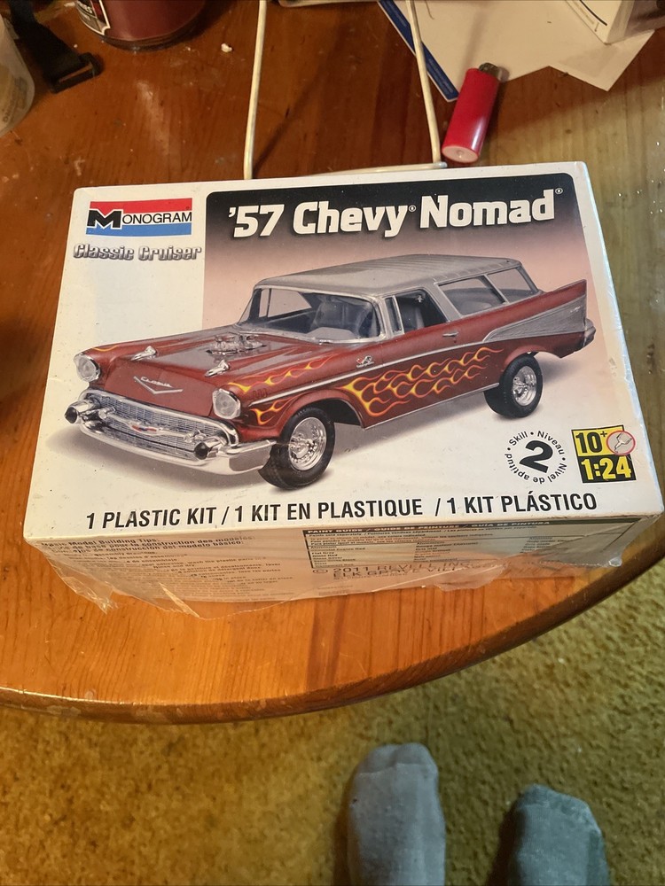 Revell Monogram Classic Cruiser 1957 Chevy Nomad 1:24 Scale Model Car Kit NEW