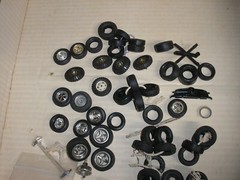 Vintage 1/25 or 1/24 ? Lot MM of Car & Truck parts for parts or restore Free SH