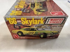 AMT 1/25 1966 Buick Skylark Modified Stocker #30147 – FREE SHIPPING