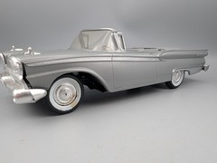 1959 FORD GALAXIE SILVER CONVERTIBLE 1/25 scale – PROMO Friction 2 Tone Interior