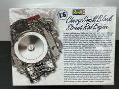 Revell Chevy Small Block Street Rod Engine Kit 1:6 Die Cast w/Display Stand New