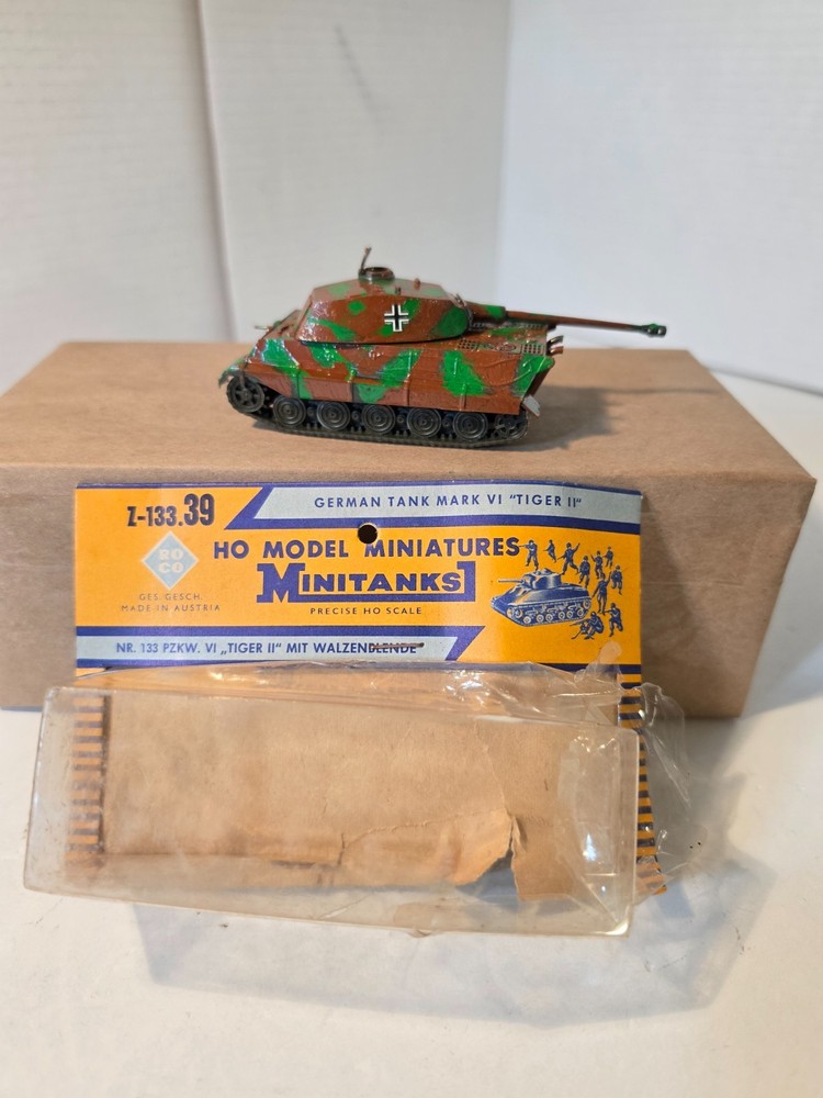 Roco HO Minitanks Z-133.39 German Tank Mark VI “Tiger II” Austria OB Customized