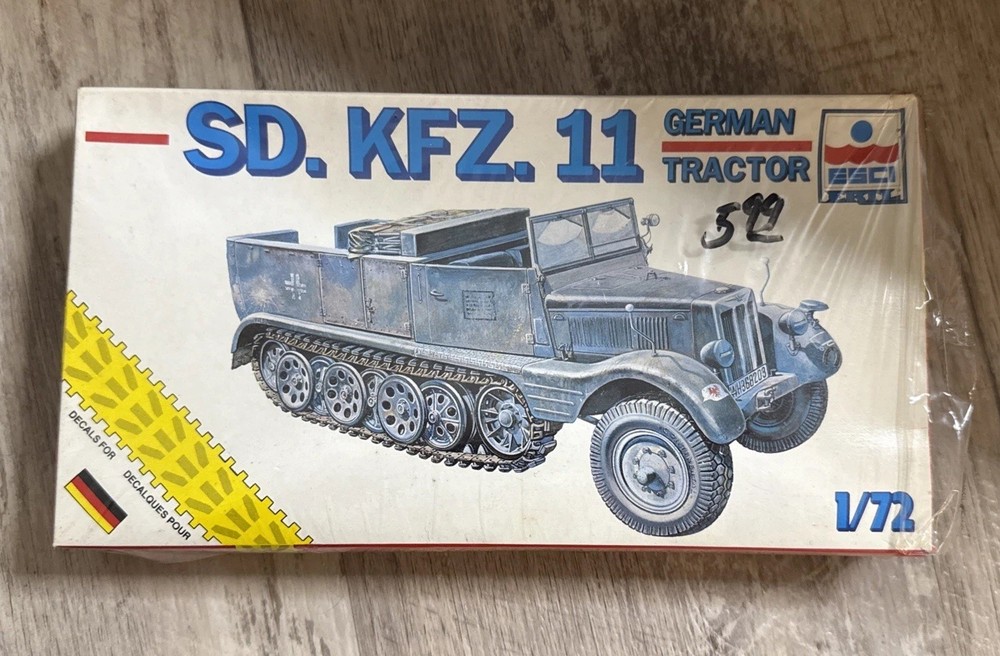 WW2 German Sd.Kfz. 11 3 ton Half-Track ERTL/ESCI #8348 Open Box Complete Kit