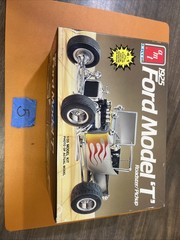 AMT 1925 Ford Model T Roadster / Pickup Model Kit 6512 (OPEN BOX )