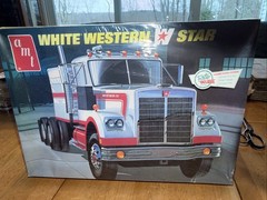 1:25 AMT White Western Star Conventional Tractor Sleeper Factory Sealed Model