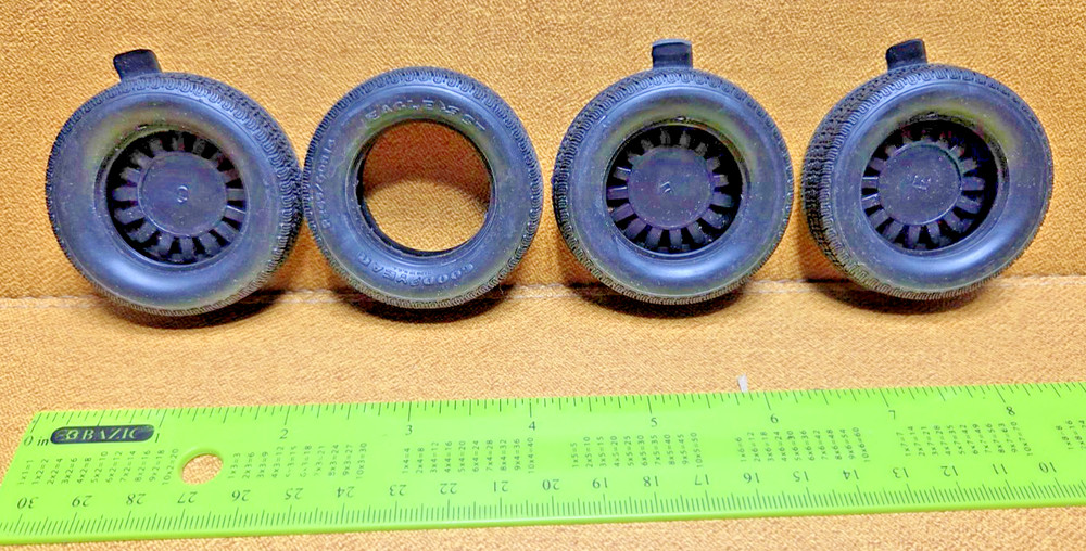 1969 Chevy Camaro Z/28 SET WIDE TIRES BIG 1/12 Scale Monogram Model Kit PARTS