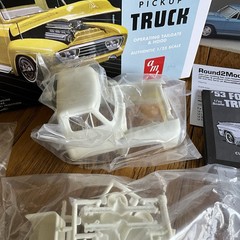 AMT 882 1953 Ford Pickup Truck 3n1 Trophy Series 1/25 Model Kit