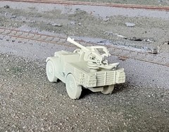 One 1/87 HO scale WW2 Italian AS 37 light truck w/20mm Breda AA gun, desert sand