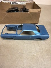 Monogram 2701 1/24 Car Model kit 1971 ’71 Cuda Street Machine Hemi Motor