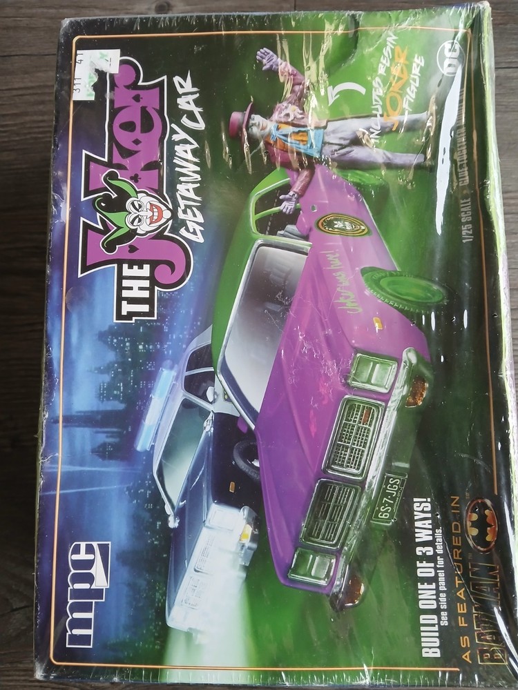 MPC 1977 DODGE MONACO POLICE CAR THE JOKER GETAWAY CAR 1/25 #890 SEALED