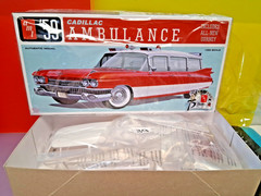 AMT 1959 Cadillac Ambulance w/Gurney 1/25 AMT1395 Plastics Car/Truck 1/24-1/25