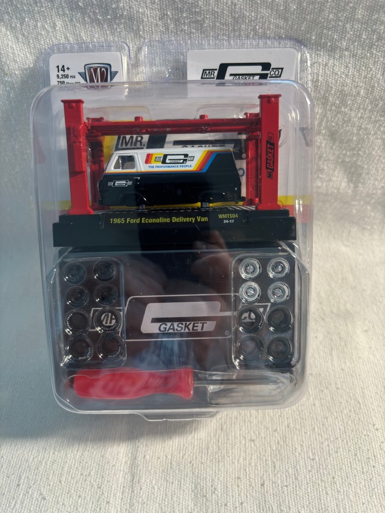 M2 MACHINES 1965 FORD ECOLINE DELIVERY VAN MR. GASKET CO. NEW (MODEL KIT)