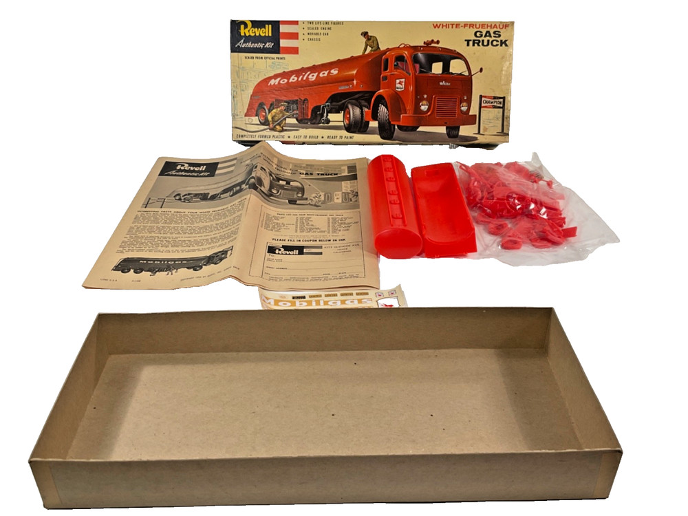 Vintage 1956 Revell, White Fruehauf Gas Truck, Mobilgas, H-1402:169, Open Box