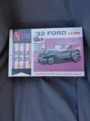 NOS AMT 1/32 Scale 1932 Ford V-8 Coupe Scale Stars Plastic Model Car Kit Sealed