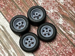 1/24 Scale: 15-inch “Keystone Klassic” Resin Wheels W/ Wide Rear Tires￼