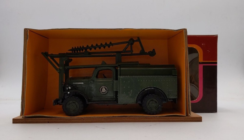 Yorkshire Co. 1:25 Scale Original 1950 Dodge 4-Wheel Drive Hydraulic Pole Digger