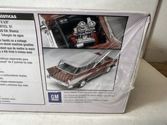 Monogram 1957 Chevy Nomad Classic Cruiser 1:24 Model Kit #85-0883 NEW SEALED