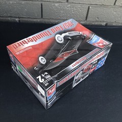 1:25 AMT Ertl 1957 Ford Thunderbird Model Kit – Sealed Bent Box See Photos 31925