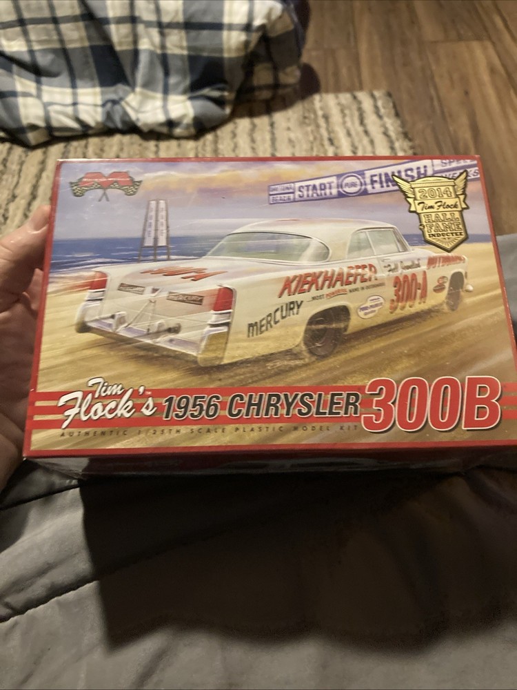 Moebius 1956 Chrysler 300B Tim Flock – Plastic Model Car Kit – 1/25 Scale