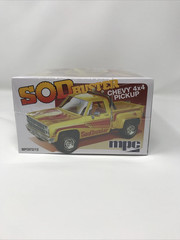 1:25 MPC SOD BUSTER Square Body Chevy 4×4 Pickup Truck PLASTIC MODEL KIT NIB z19
