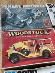Vintage 1970’s Model Car Kit Lot of 8 Revell AMT Testors 1:25 1/25 1 sealed EXC
