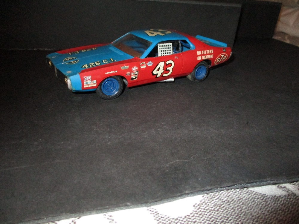 Vintage/MPC/Built/Plastic/Model(NASCAR/#43/R.PETTY/DODGE/CHARGER)1970’s/Nice