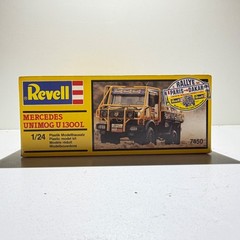 Revell #7450 1:24 Scale Mercedes Unimog U 1300L Dakar Rallye Kit Open Box