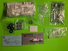 1934 FORD PICKUP TRUCK CUSTOMIZING 3N1 MODEL KIT AMT ROUND 2 1/25 SCALE NEW LOOK