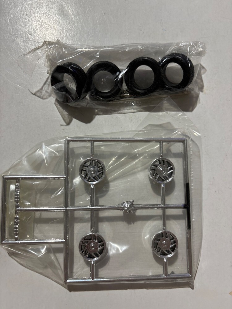 Model Car Parts – AMT Chevy Camaro Z28 wheels tires ONLY 1/25 snap fast kit bash