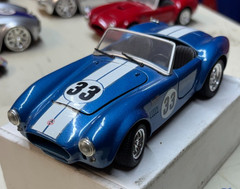 Revell Shelby Cobra 427 Racing 1/24 Blue/ White Stripes #33 no side pipes