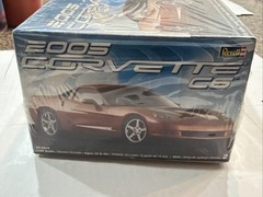 REVELL 2005 CORVETTE C6 HARDTOP FACTORY SEALED INSIDE KIT! CIRCA 2005! VMCP!