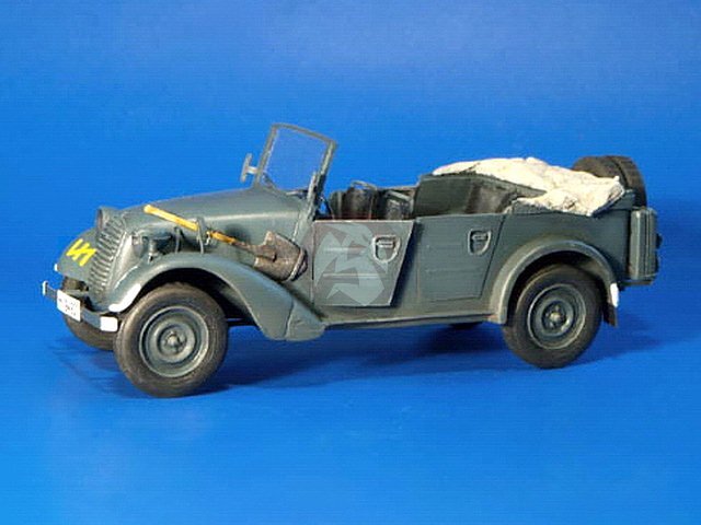 Plus Model 1/48 Tatra 57K Kubelwagen Czech Compact Car WWII (with Decals) 4040